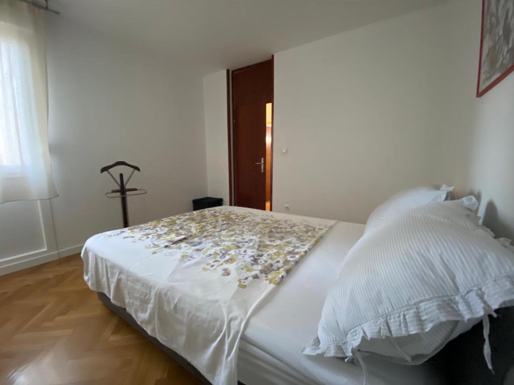 ספליט 2 Bedroom Apartment/Parking/Market מראה חיצוני תמונה