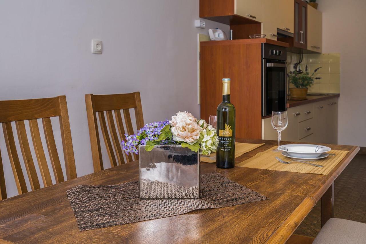 ספליט 2 Bedroom Apartment/Parking/Market מראה חיצוני תמונה