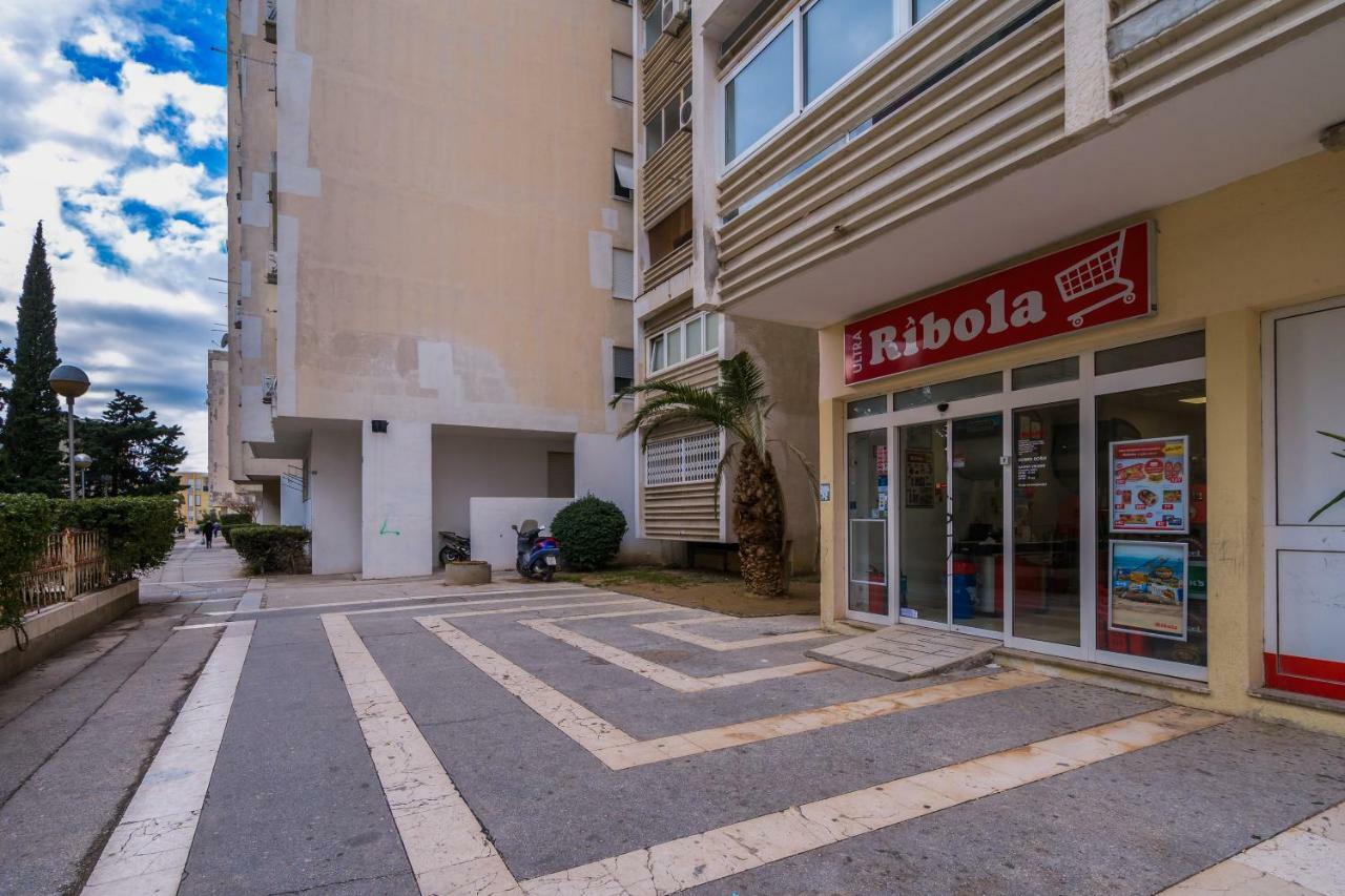 ספליט 2 Bedroom Apartment/Parking/Market מראה חיצוני תמונה